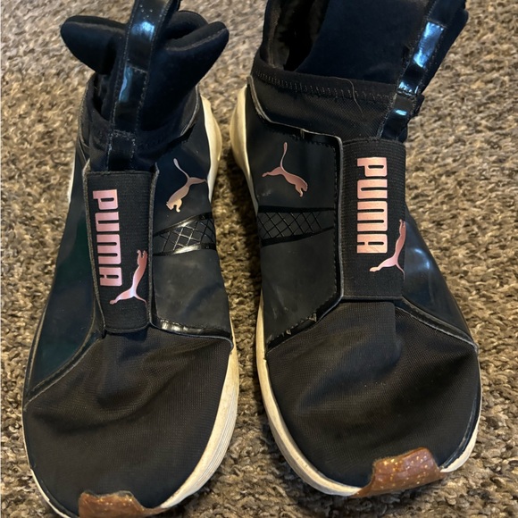 Puma Black & pink Slip on Sneakers - Picture 1 of 4